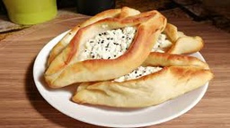 فطيرة جبن حلوم